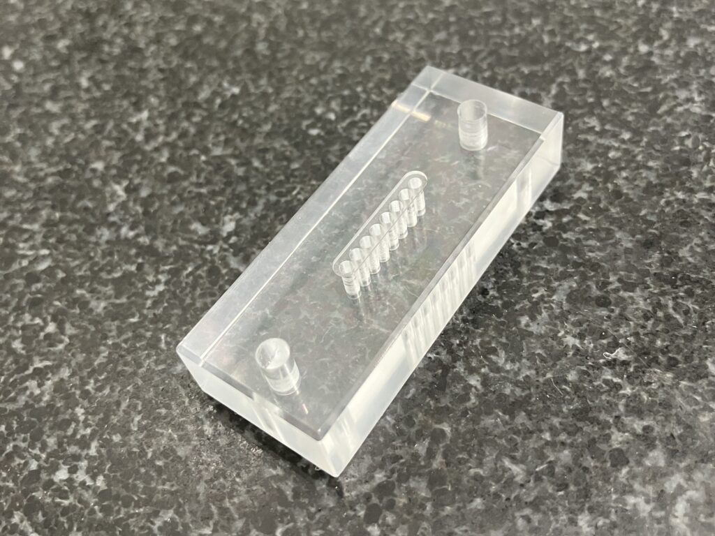 電子機器用ブラケット